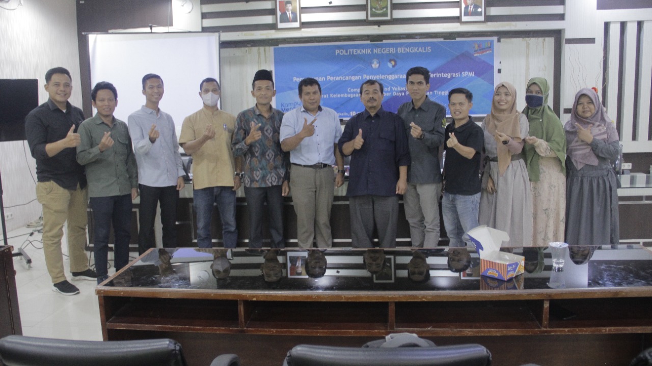 Kegiatan Penyusunan Perancangan Penyelenggaraan Prodi Terintegrasi SPMI dilaksanakan oleh prodi D3 TI di Aula Gedung Jurusan TI